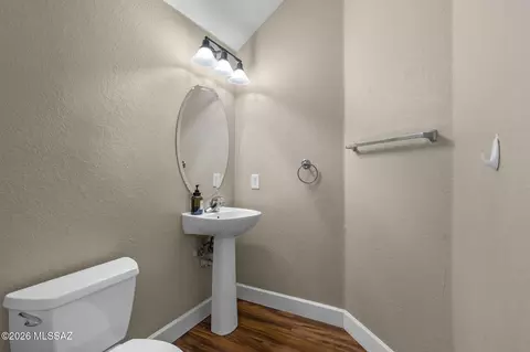 Bath - 511 E Sterling Canyon Dr, Vail, AZ 85641 photo 1 of 4