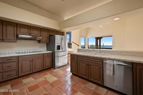Kitchen - 13630 E Sahuaro Sunset Rd, Tucson, AZ 85749 photo 1 of 2