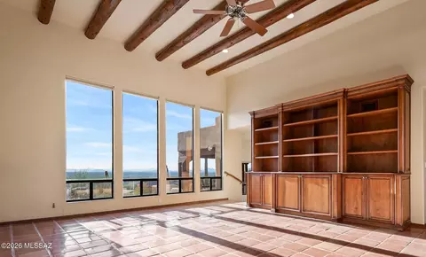 Living - 13630 E Sahuaro Sunset Rd, Tucson, AZ 85749 photo 3 of 6