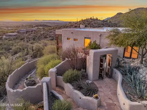 Exterior - 13630 E Sahuaro Sunset Rd, Tucson, AZ 85749 photo 8 of 19