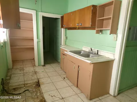 Kitchen - 418 S Curtis Ave, Willcox, AZ 85643 photo 1 of 2