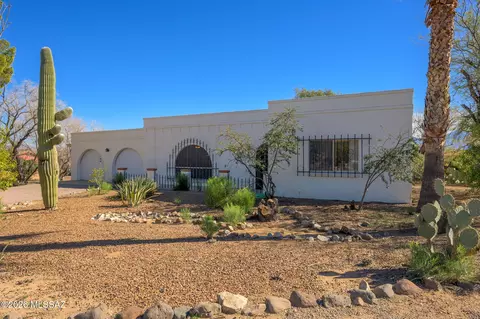 665 S Fremont Cir, Green Valley, AZ 85614
