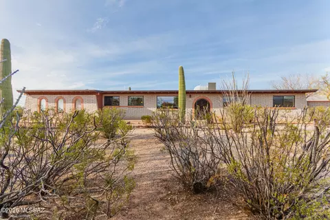 Exterior - 9421 E Indio Pl, Tucson, AZ 85749 photo 2 of 6