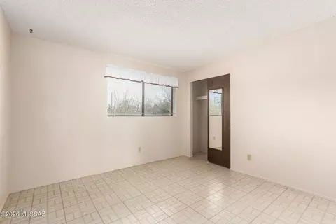 Bedroom - 9421 E Indio Pl, Tucson, AZ 85749 photo 4 of 4