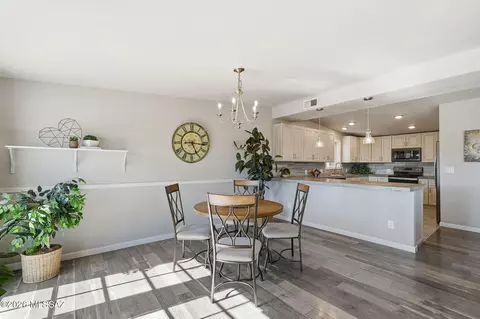 Dining - 8932 E 39th St, Tucson, AZ 85730 photo 3 of 3