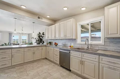 Kitchen - 8932 E 39th St, Tucson, AZ 85730 photo 1 of 4