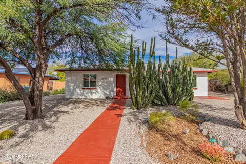 2549 E La Cienega Dr, Tucson, AZ 85716