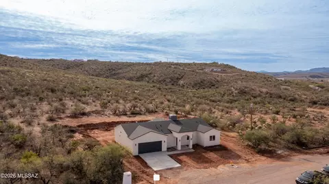 37 Calle Dinamarca, Rio Rico, AZ 85648