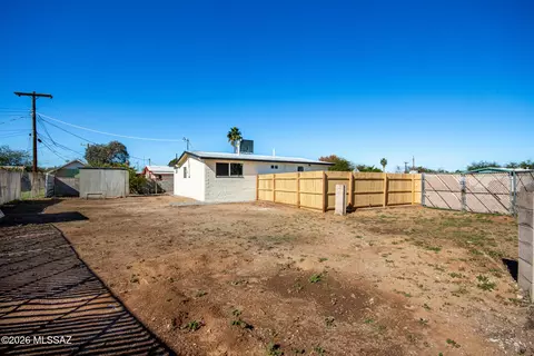 Exterior - 3770 E 27th St, Tucson, AZ 85713 photo 4 of 8