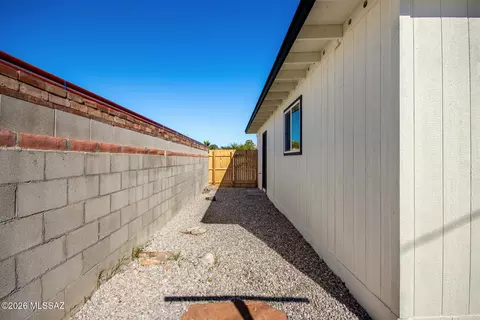 Exterior - 3770 E 27th St, Tucson, AZ 85713 photo 8 of 8