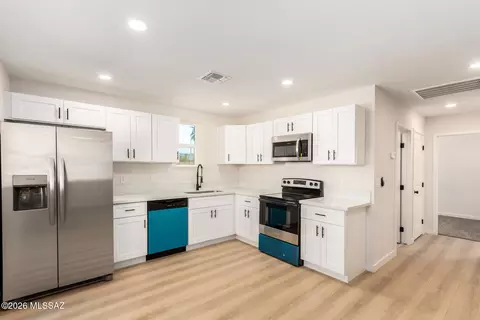 Kitchen - 3770 E 27th St, Tucson, AZ 85713 photo 2 of 3