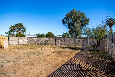 Exterior - 3770 E 27th St, Tucson, AZ 85713 photo 5 of 8