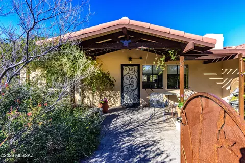 2205 E Hampton St, Tucson, AZ 85719