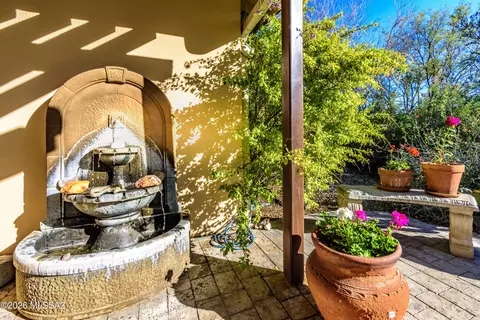 2205 E Hampton St, Tucson, AZ 85719 photo 5