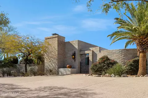 6621 N Longfellow Dr, Tucson, AZ 85718