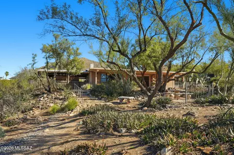 Exterior - 610 E Cambridge Dr, Tucson, AZ 85704 photo 3 of 17