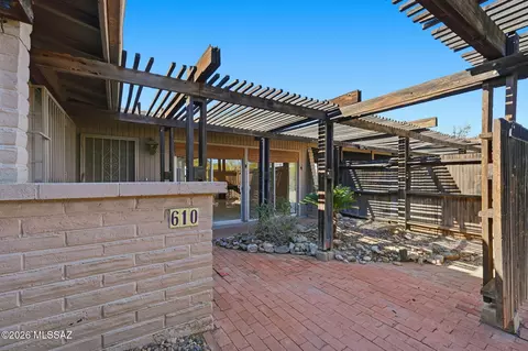 Exterior - 610 E Cambridge Dr, Tucson, AZ 85704 photo 10 of 17