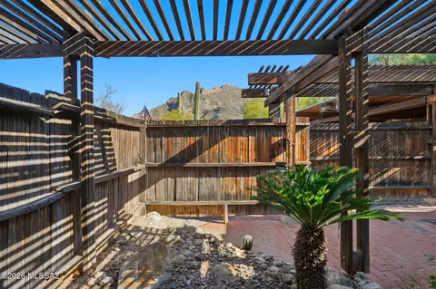 Exterior - 610 E Cambridge Dr, Tucson, AZ 85704 photo 12 of 17
