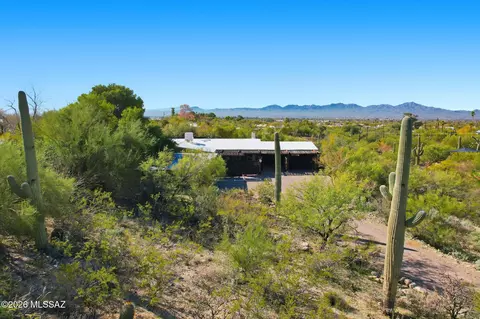 Exterior - 610 E Cambridge Dr, Tucson, AZ 85704 photo 4 of 17