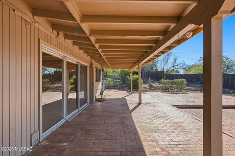Exterior - 610 E Cambridge Dr, Tucson, AZ 85704 photo 15 of 17