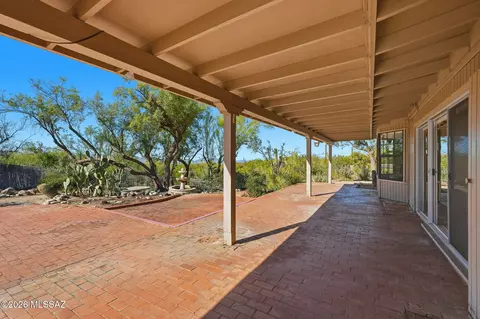 Exterior - 610 E Cambridge Dr, Tucson, AZ 85704 photo 14 of 17
