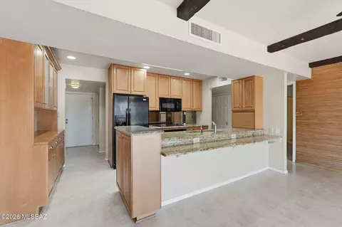 Kitchen - 610 E Cambridge Dr, Tucson, AZ 85704 photo 2 of 7