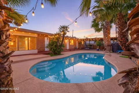 7433 E Kenyon Dr, Tucson, AZ 85710