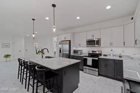 1810 Circulo Tortuga, Rio Rico, AZ 85648