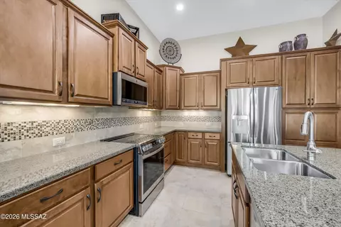 62912 E Sandlewood Rd, Tucson, AZ 85739