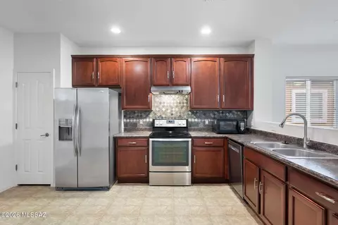 Kitchen - 4829 E Chickweed Dr, Tucson, AZ 85756 photo 2 of 3