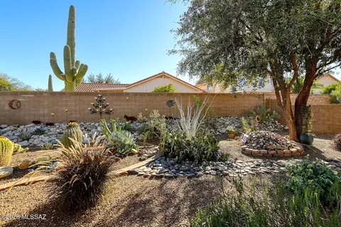Exterior - 8088 E Gary Ct, Tucson, AZ 85715 photo 9 of 11