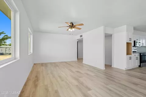 Living - 487 E Patrick Dr, Benson, AZ 85602 photo 4 of 5