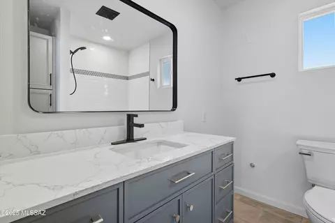 Bath - 487 E Patrick Dr, Benson, AZ 85602 photo 1 of 8