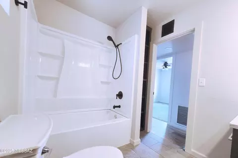 Bath - 487 E Patrick Dr, Benson, AZ 85602 photo 8 of 8