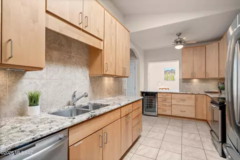 7402 E Wandering Rd, Tucson, AZ 85750