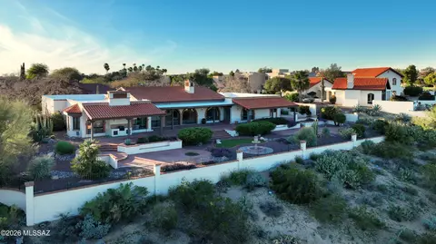 8528 N Nob Hill Dr, Tucson, AZ 85742