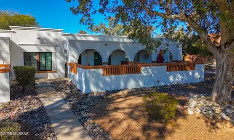 138 S La Canada Dr #C, Green Valley, AZ 85614