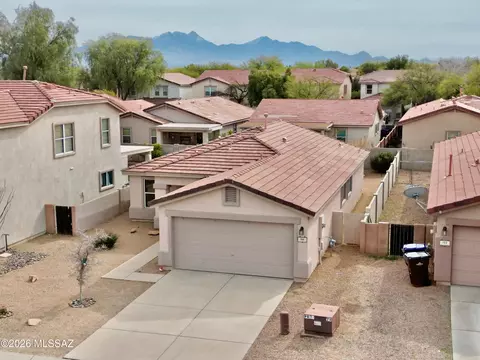 166 E Oracle Oak St, Sahuarita, AZ 85629