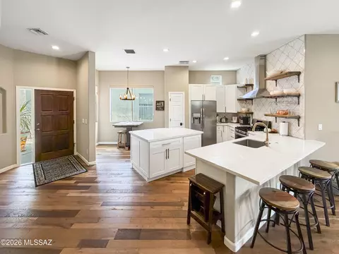 5083 N Pinnacle Cove Dr, Tucson, AZ 85749