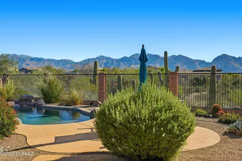 11744 N Mesquite Hollow Dr, Oro Valley, AZ 85737