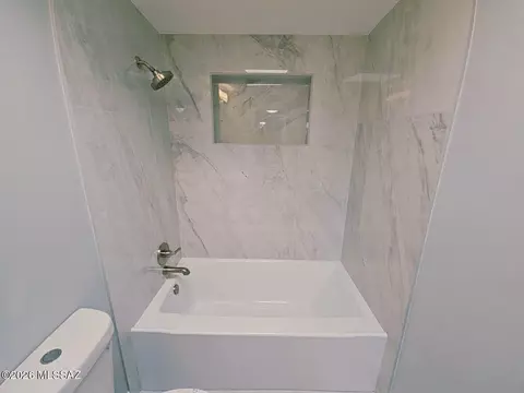 Bath - 7909 E Beverly St, Tucson, AZ 85710 photo 5 of 5