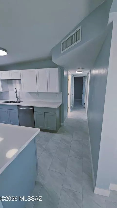 Entry Way - 7909 E Beverly St, Tucson, AZ 85710 photo 1 of 1