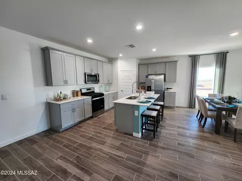 Kitchen - 14114 E Canidae Dr, Vail, AZ 85641 photo 1 of 2