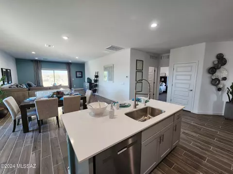 Kitchen - 14114 E Canidae Dr, Vail, AZ 85641 photo 2 of 2
