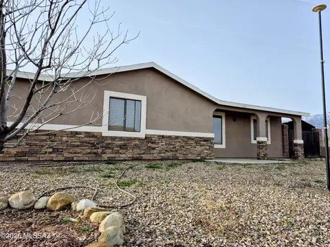 425 W Saddlehorn Dr, Safford, AZ 85546