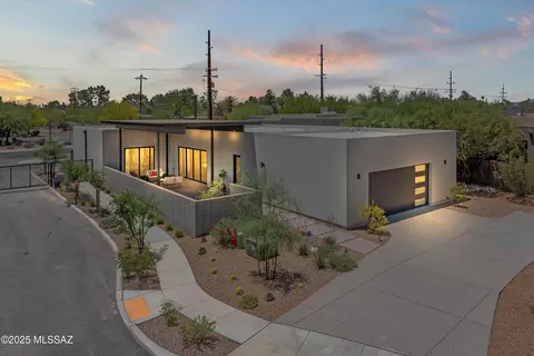 2805 N Bella Terraza Ct N, Tucson, AZ 85712