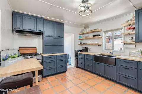 238 E Rodeo Dr, Tucson, AZ 85714
