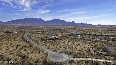 382 E Corte Artura Azul, Green Valley, AZ 85614