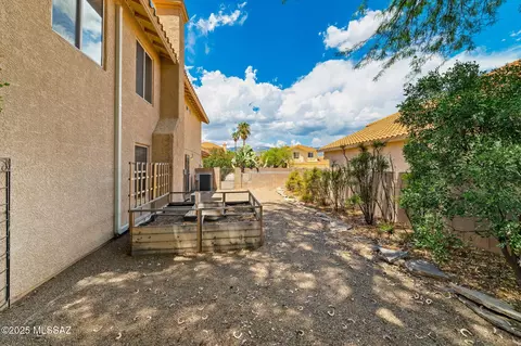 Exterior - 8030 E Hampton Dr, Tucson, AZ 85715 photo 4 of 8
