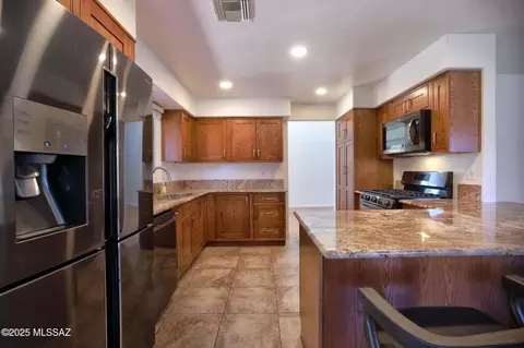 Kitchen - 8030 E Hampton Dr, Tucson, AZ 85715 photo 3 of 8